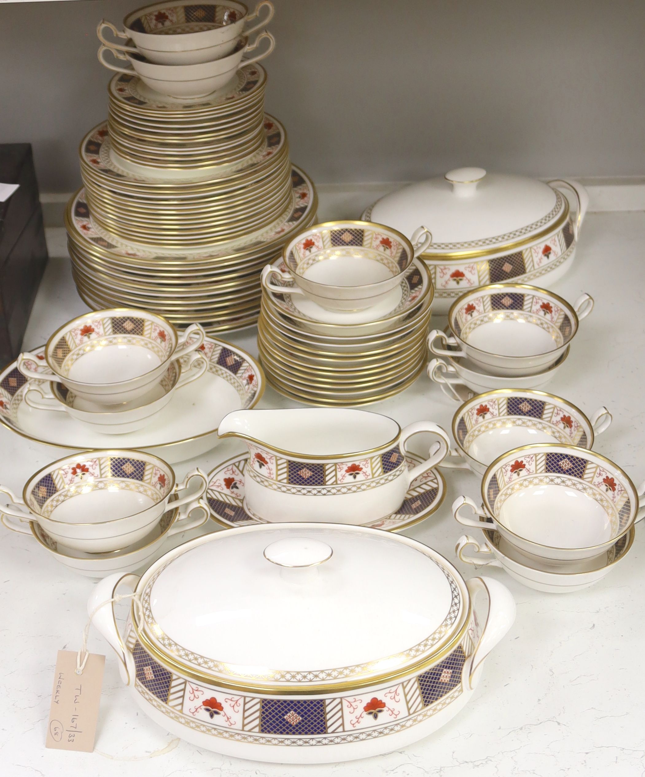 A Royal Crown Derby 'Derby Border' pattern part dinner service